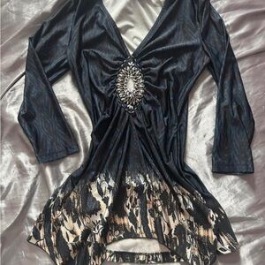 Venus Elegant Black and Cream Women's Top NWOT
